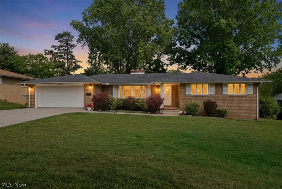 800 Woodview Ne Drive, Massillon, OH 44646 - #2