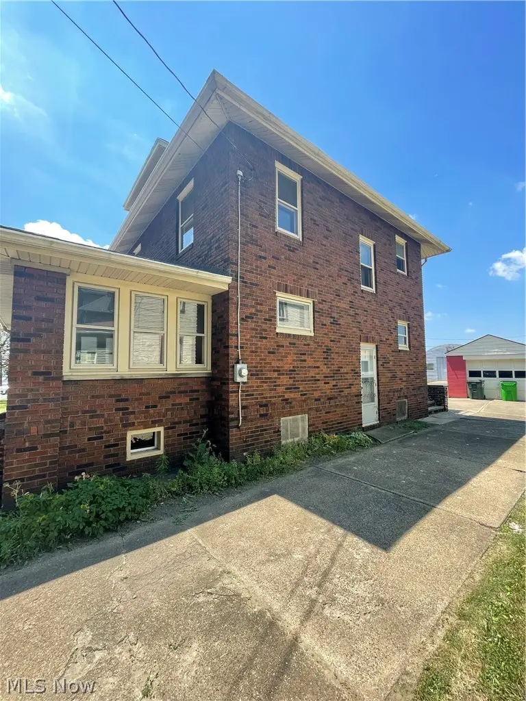 609 1st Ne Street, Massillon, OH 44646 - #2