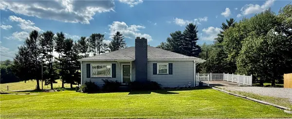 1833 Rolling Acres Road, New Cumberland, WV 26047