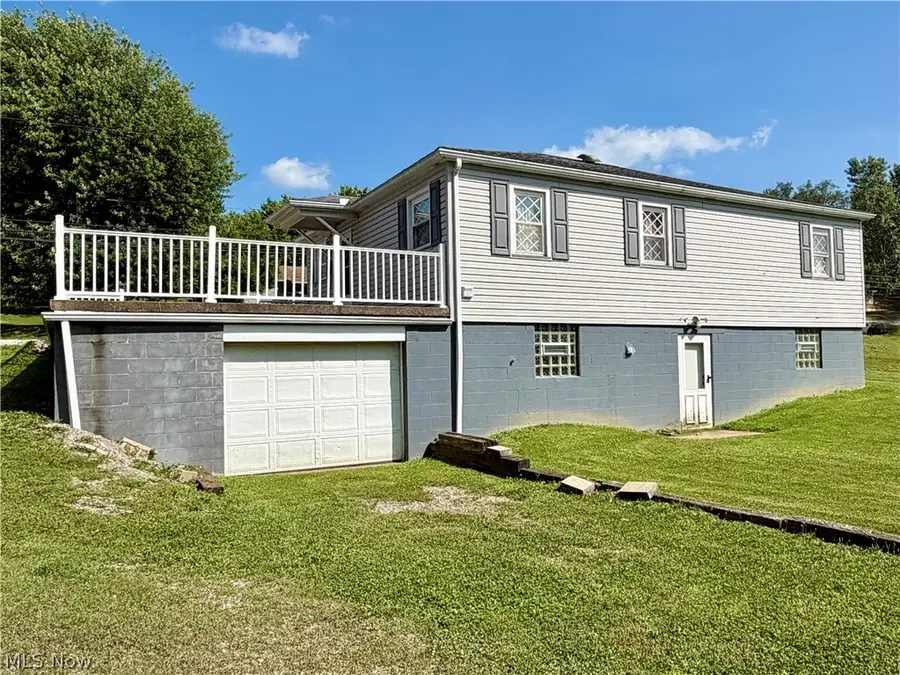 1833 Rolling Acres Road, New Cumberland, WV 26047 - #2