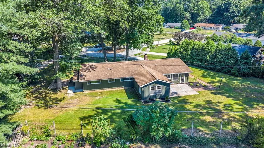 568 Huntley Court, Bay Village, OH 44140 - #3