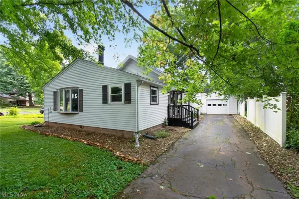 4185 Beckel Ne Avenue, Sandyville, OH 44643