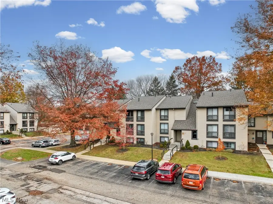 6330 Greenwood #103, Sagamore Hills, OH 44067 - #2
