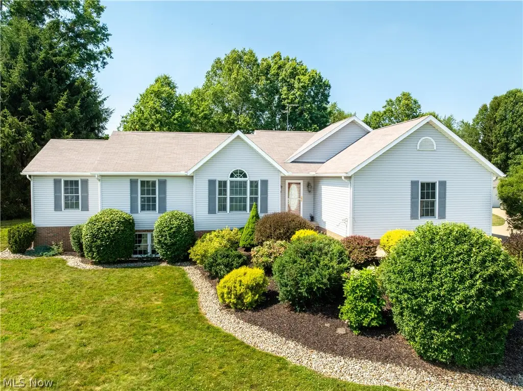 545 E Maple Street, Hartville, OH 44632 - #1