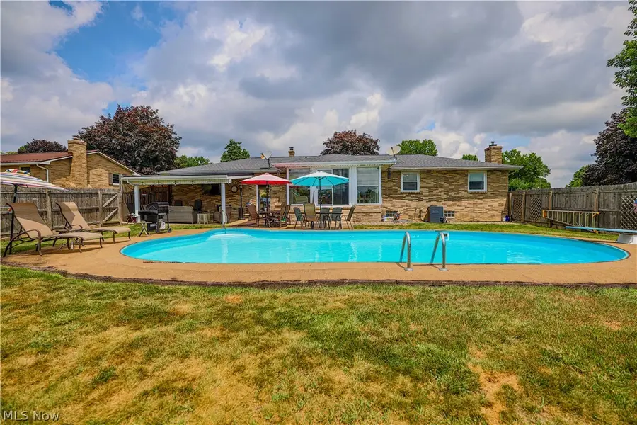 5244 Oakridge Drive, Louisville, OH 44641 - #2