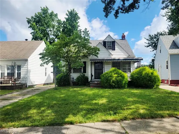 18305 Knoll Drive, Maple Heights, OH 44137