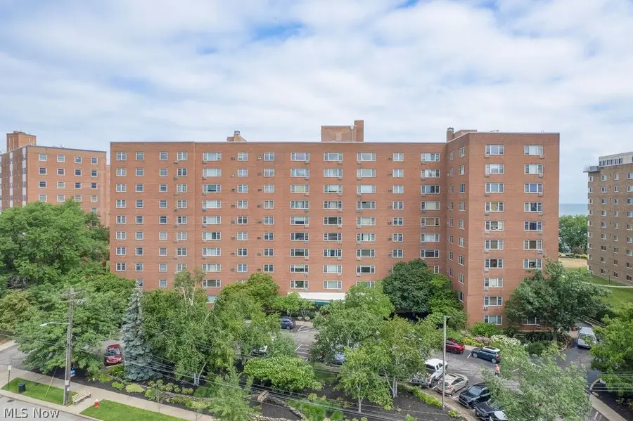 11820 Edgewater Drive #110, Lakewood, OH 44107 - #2