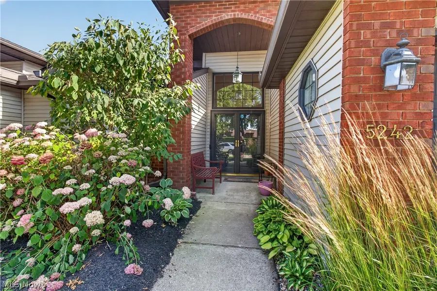 5242 Parkhurst Drive, Sheffield, OH 44054 - #3