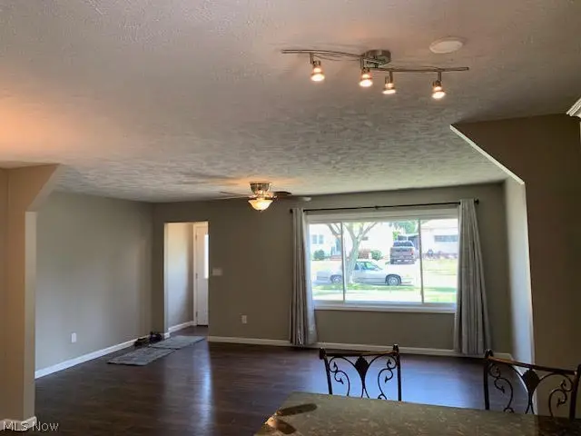370 E 309th Street, Willowick, OH 44095 - #3
