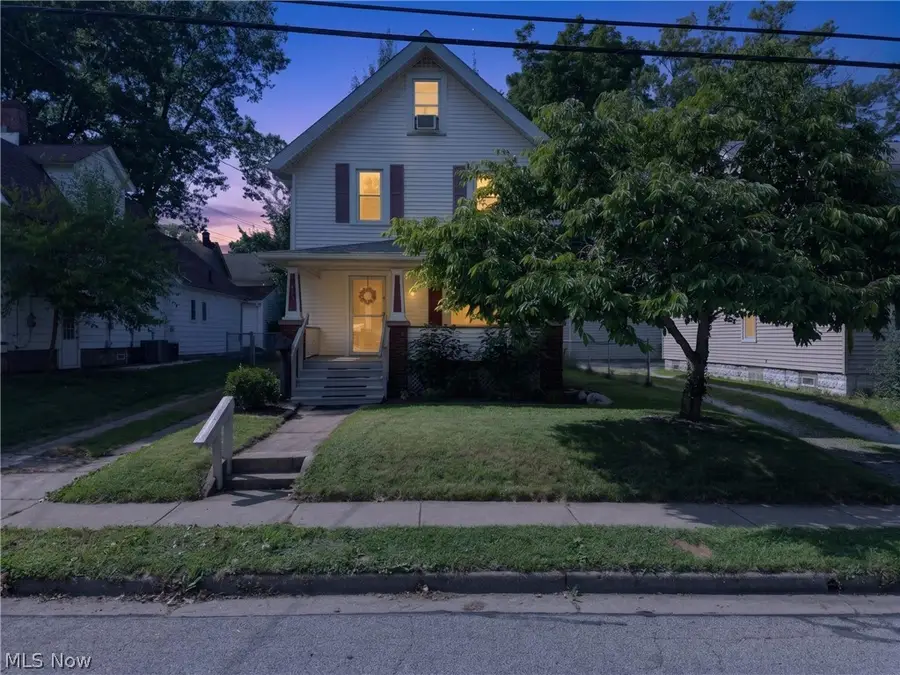 415 Ashland Avenue, Cuyahoga Falls, OH 44221 - #3