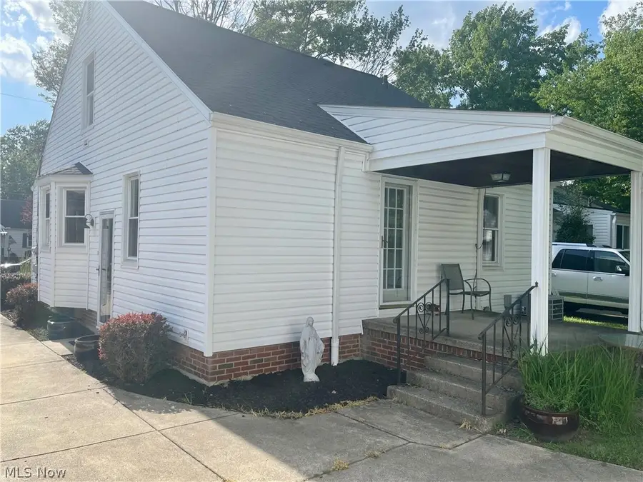 6437 Fernhurst Avenue, Parma Heights, OH 44130 - #3