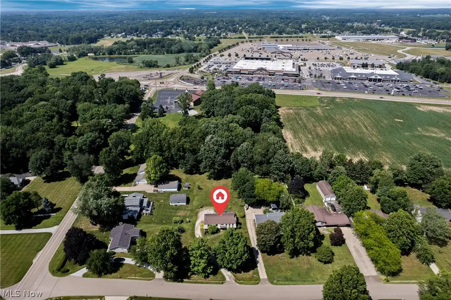 1229 Scenicrest Nw Street, Uniontown, OH 44685 - #3