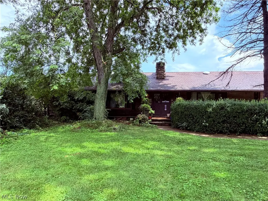 12276 Cleveland Nw Avenue, Uniontown, OH 44685 - #1