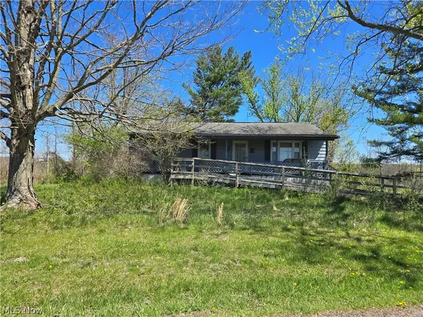 4246 N Dugan Nw Road, Mcconnelsville, OH 43756