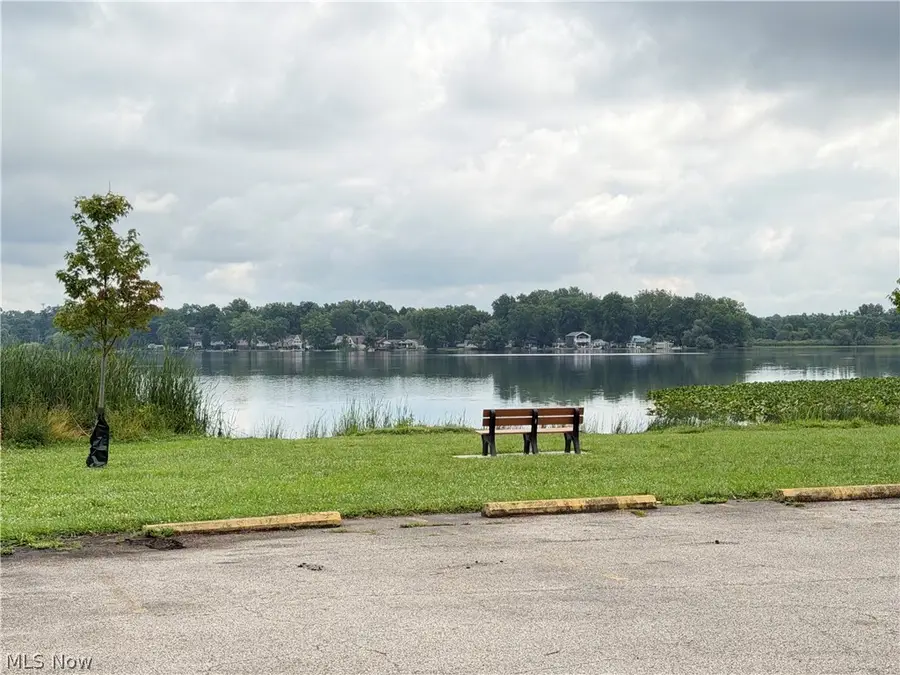 2399 Lakeside Drive, Lakemore, OH 44250 - #3
