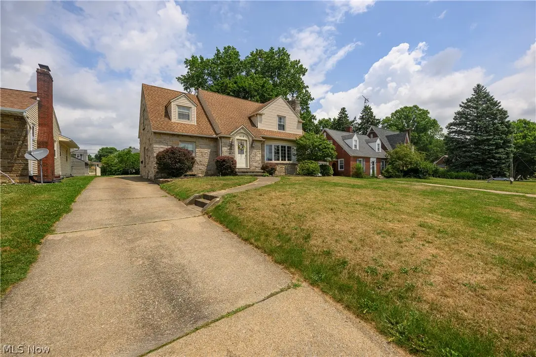 415 30th Nw Street, Canton, OH 44709 - #1