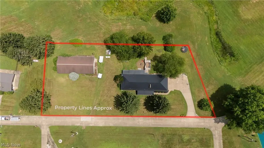 6091 Mills Se Drive, Uhrichsville, OH 44683 - #2