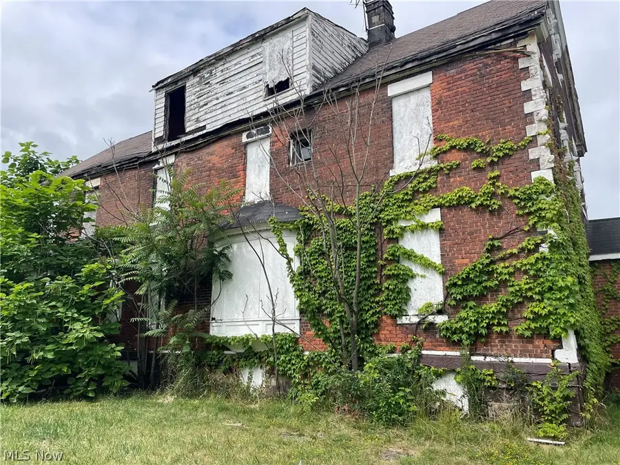 12808 Kinsman Road, Cleveland, OH 44120 - #2