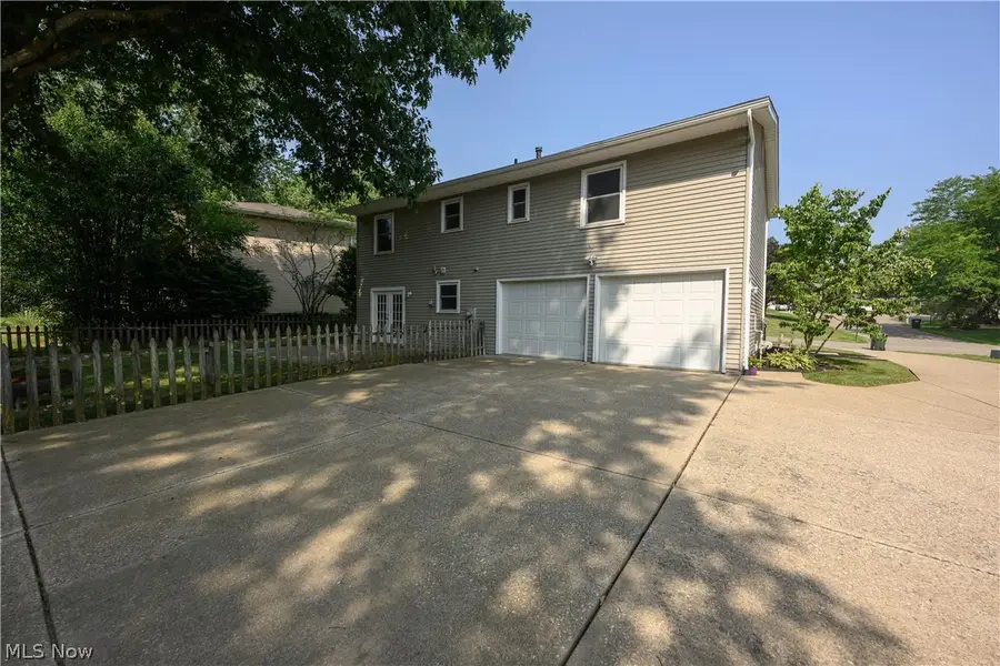 3345 Crownpoint Nw Street, Massillon, OH 44646 - #3
