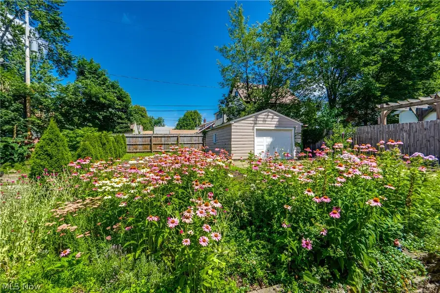 391 Reed Avenue, Akron, OH 44301 - #3