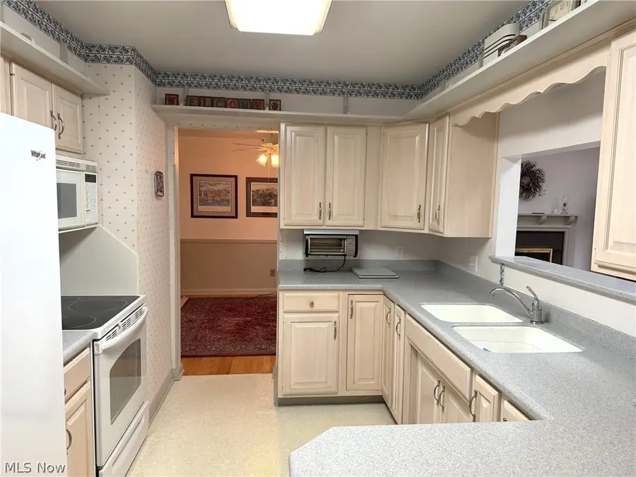 1157 Glenview Drive, Mogadore, OH 44260 - #3