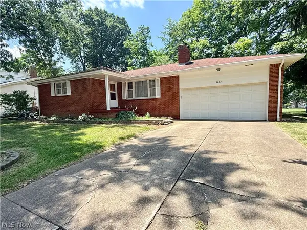 6230 Foxridge Drive, Boardman, OH 44512