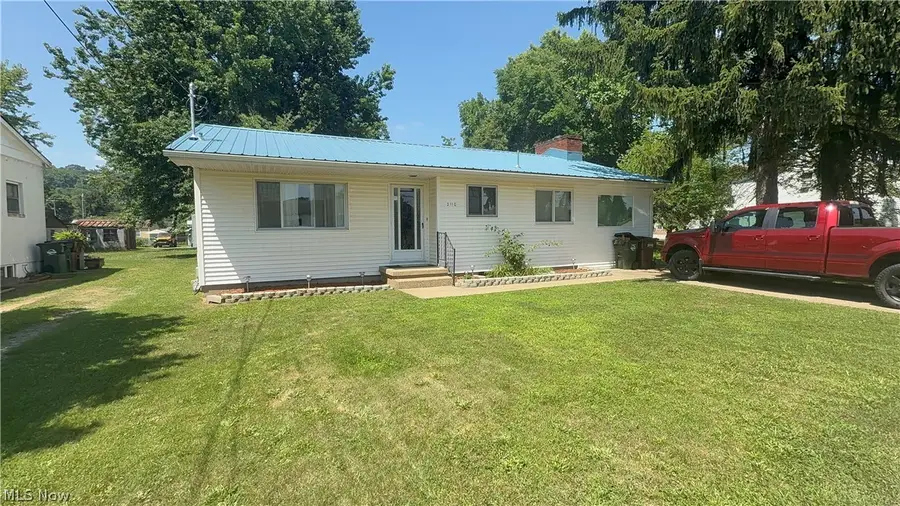 2110 Rockland Ave, Belpre, OH 45714 - #2