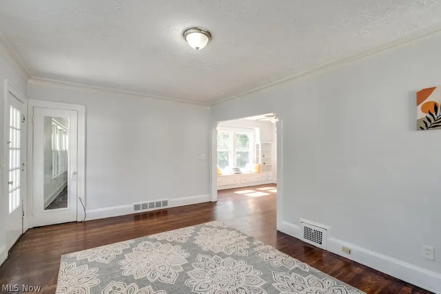 15711 Grovewood Avenue, Cleveland, OH 44110 - #2