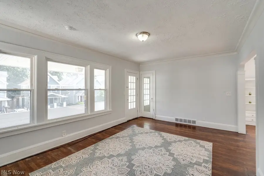 15711 Grovewood Avenue, Cleveland, OH 44110 - #3
