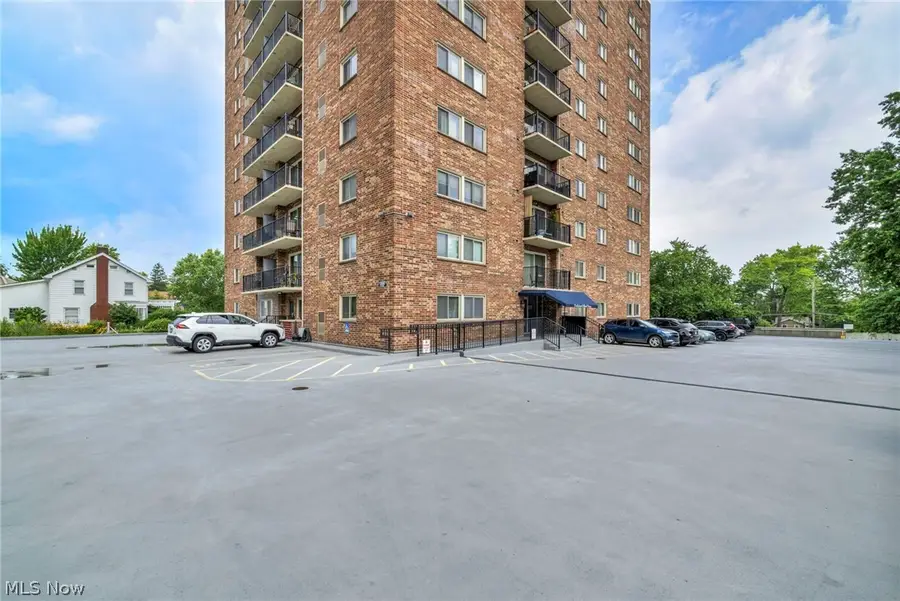 15555 Hilliard Road #504, Lakewood, OH 44107 - #3