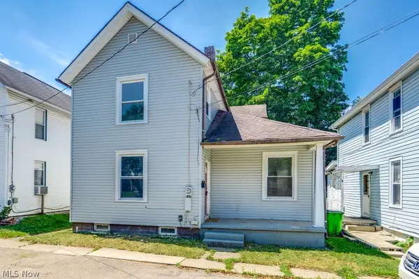 327 Schrock Sw Place, Massillon, OH 44647