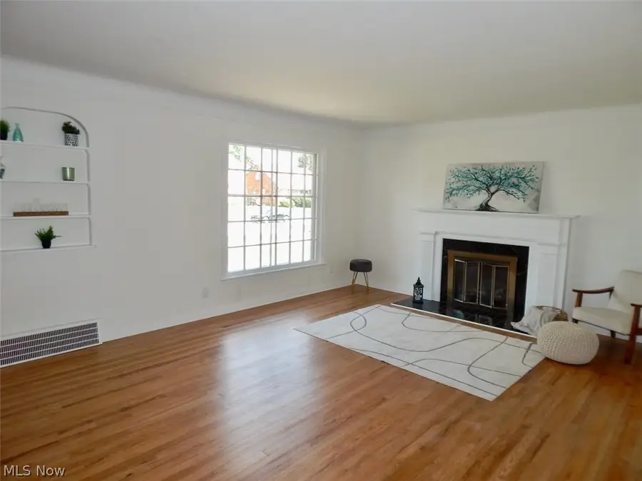 6361 S Canterbury Road, Parma, OH 44129 - #3