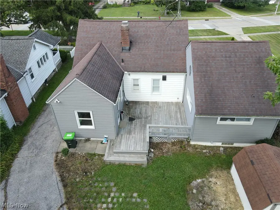 1703 E 300th Street, Wickliffe, OH 44092 - #3