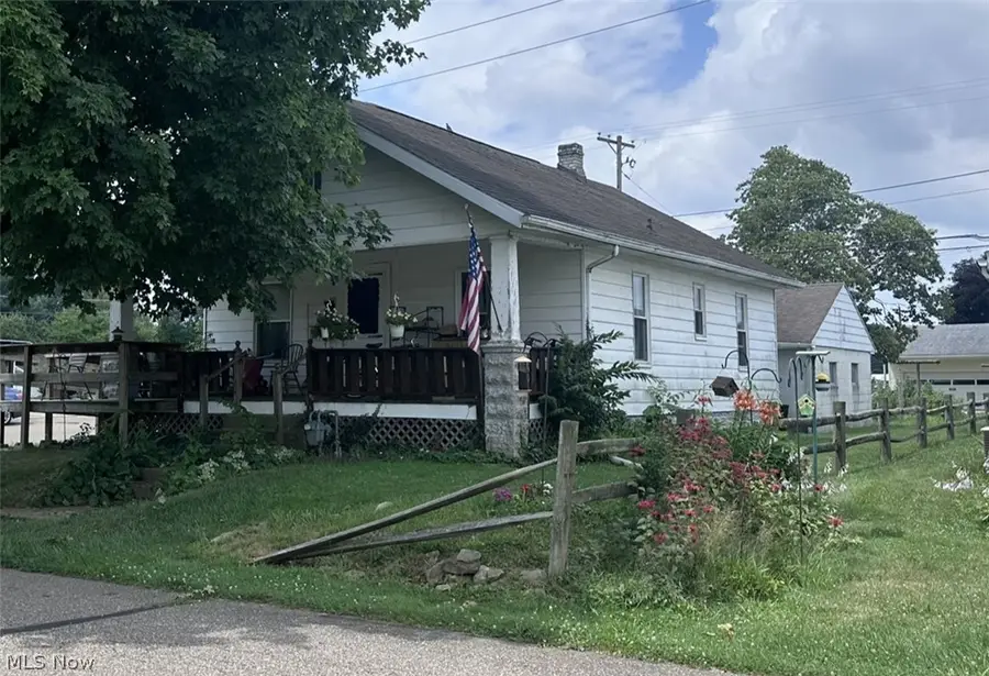 490 Oxford Avenue, Newcomerstown, OH 43832 - #2