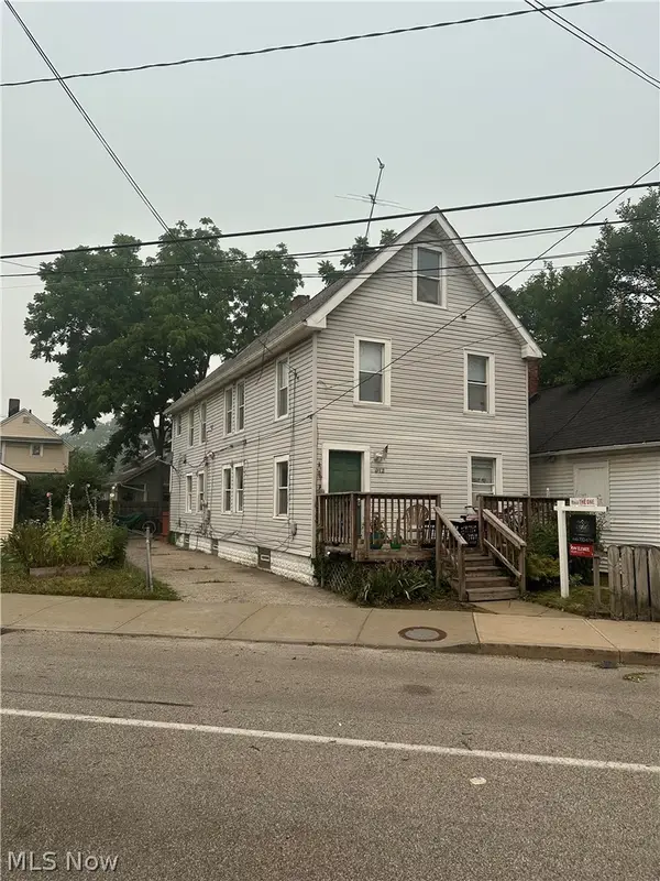 912 Starkweather Avenue, Cleveland, OH 44113