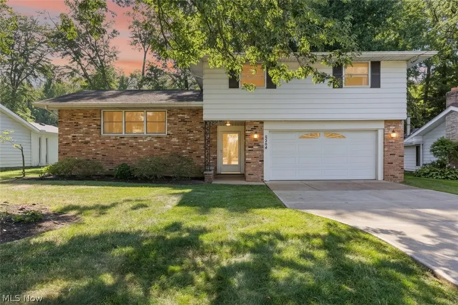 5364 Hampton Drive, North Olmsted, OH 44070 - #2