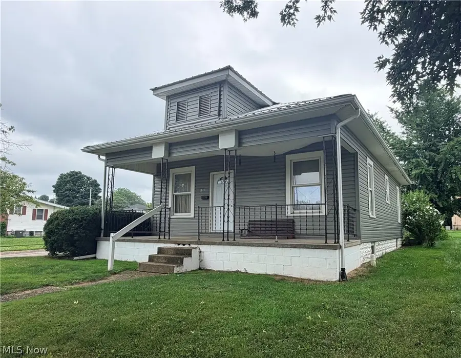 830 Larzelere Avenue, Zanesville, OH 43701 - #2