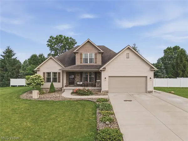 5852 Sky Ridge Ne Avenue, Louisville, OH 44641