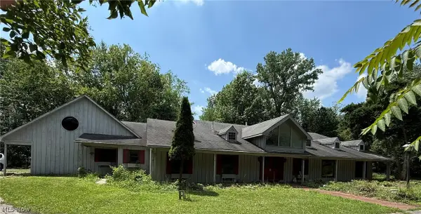 6400 Juniper Drive, Amherst, OH 44001