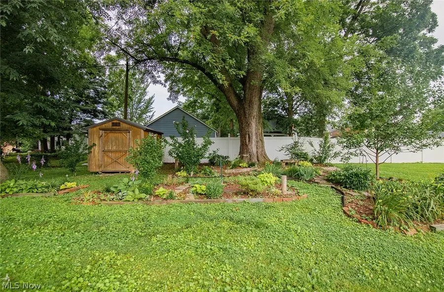 807 Florence Street, Belpre, OH 45714 - #3
