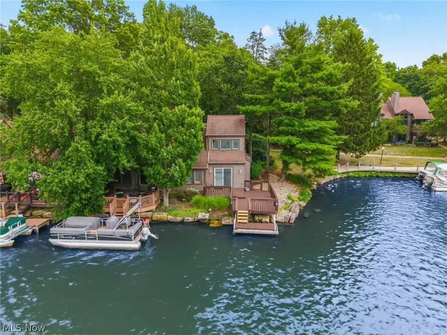 3510 Moonlight Bay Nw Drive, Canton, OH 44708 - #3