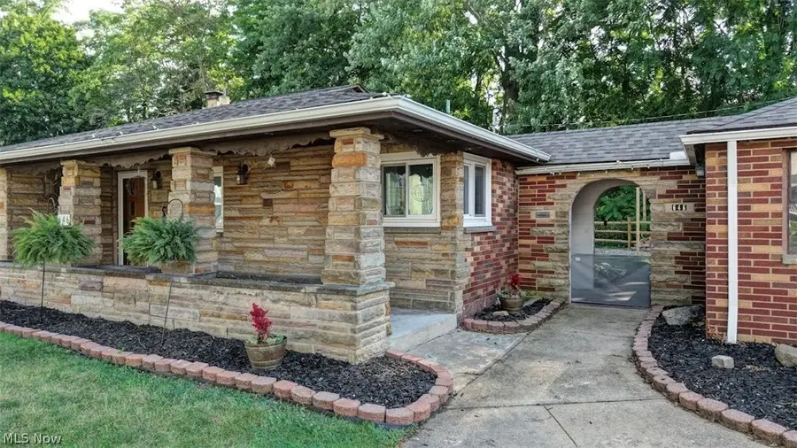 646 N Wooster Avenue, Strasburg, OH 44608 - #3