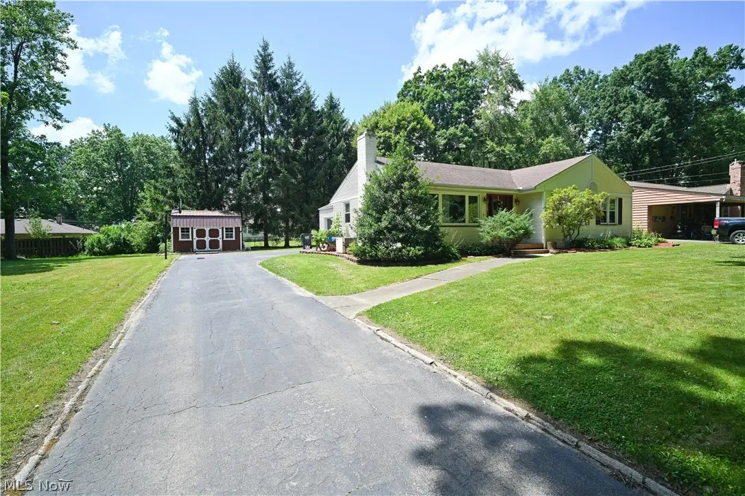 4048 Dover Road, Youngstown, OH 44511 - #1