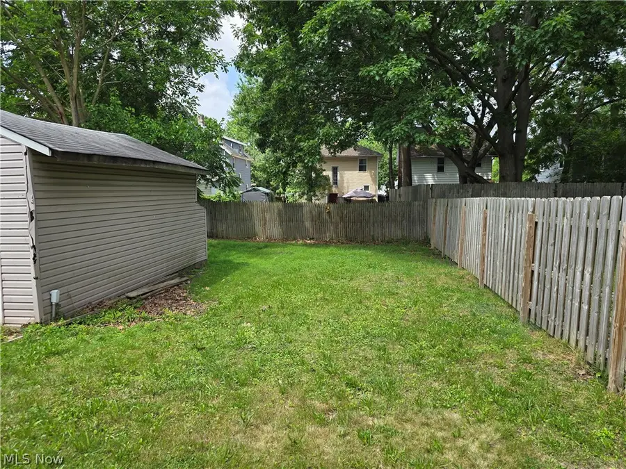 976 Neptune Avenue, Akron, OH 44301 - #2
