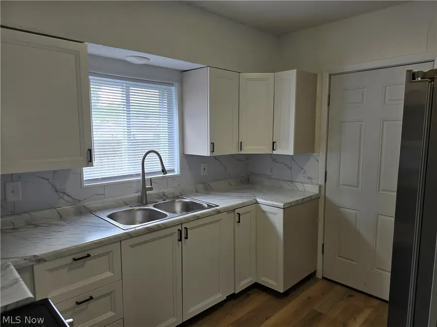976 Neptune Avenue, Akron, OH 44301 - #3