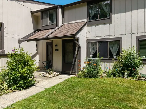 11491 Harbour Light Drive, North Royalton, OH 44133