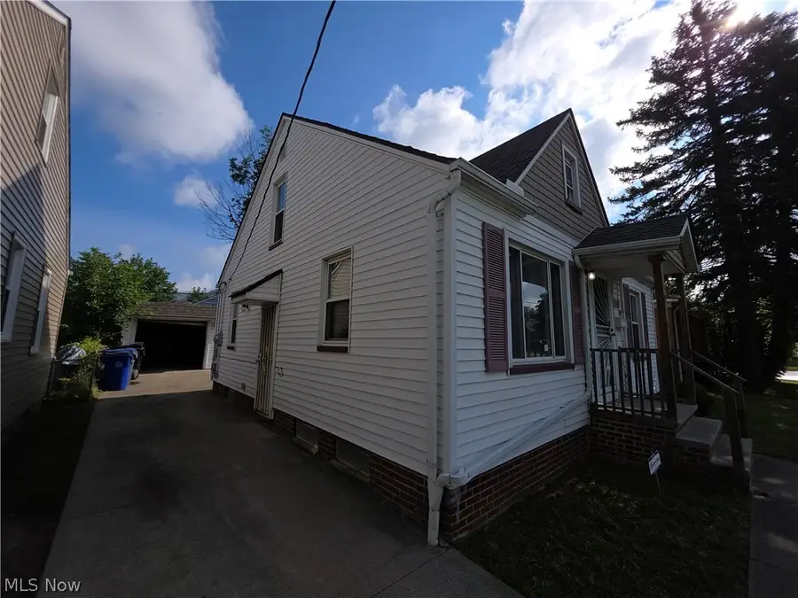 15205 Harvard Avenue, Cleveland, OH 44128 - #3