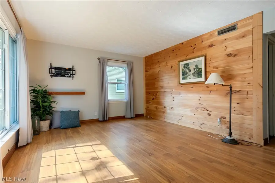2256 Bailey Road, Cuyahoga Falls, OH 44221 - #2