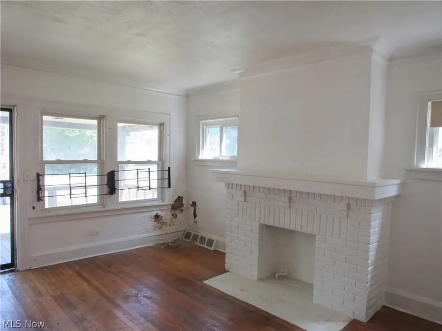 742 Linn Drive, Cleveland, OH 44108 - #3