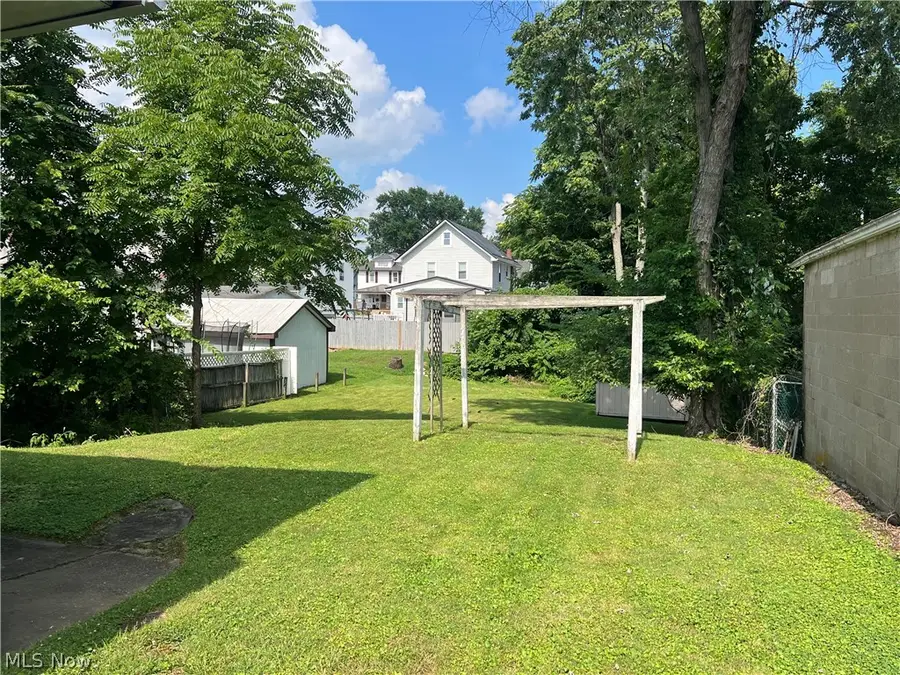 608 Putnam Street, Parkersburg, WV 26101 - #3
